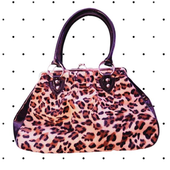 Luxe De Ville fuzzy feel handbag/purse - Picture 1 of 6